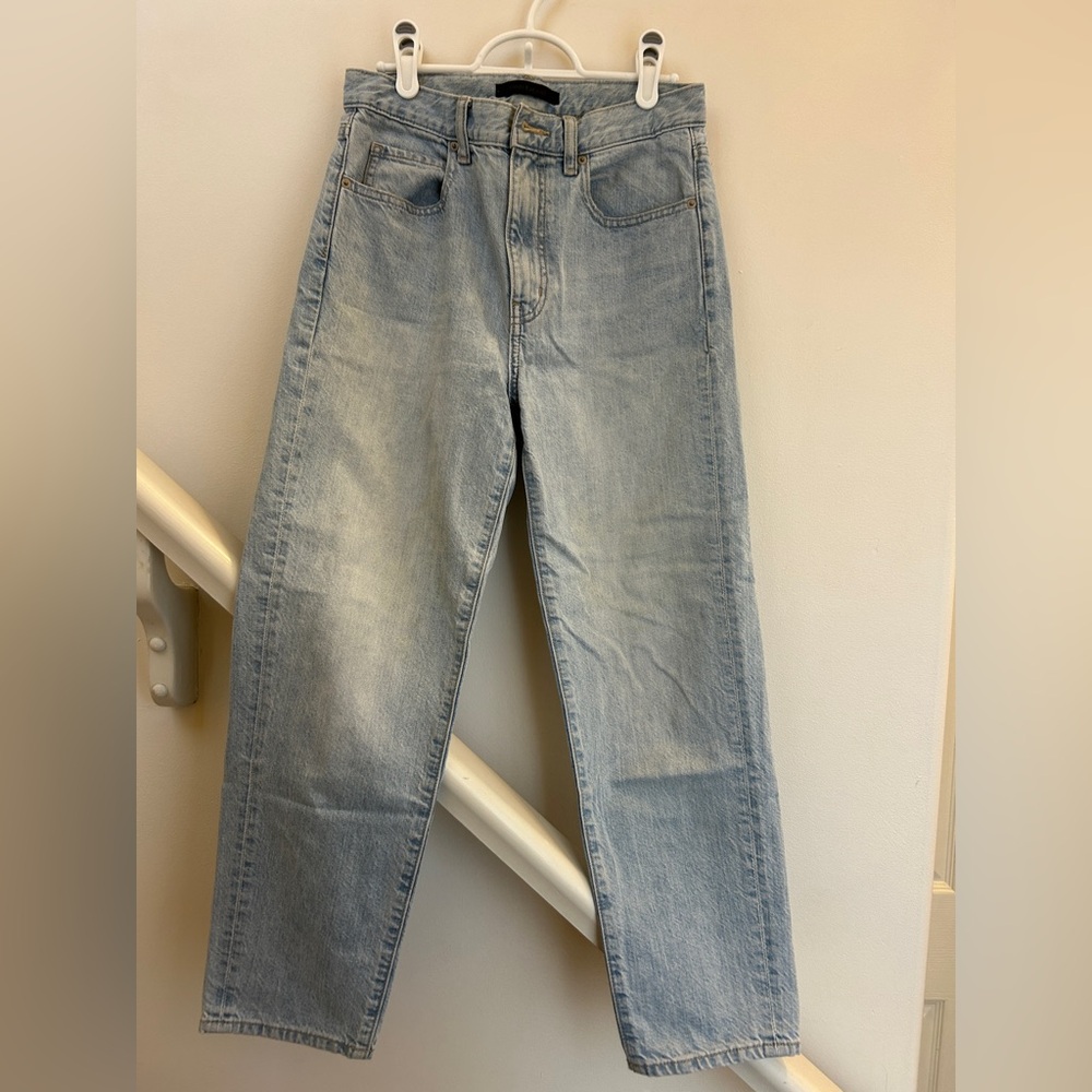 Uniqlo Mom-Jean. Light wash